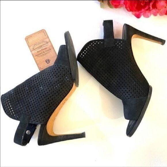 Vince Black Aden Nubuck Leather Perforated Peep Toe Ankle Booties 6.5 - Picture 4 of 7